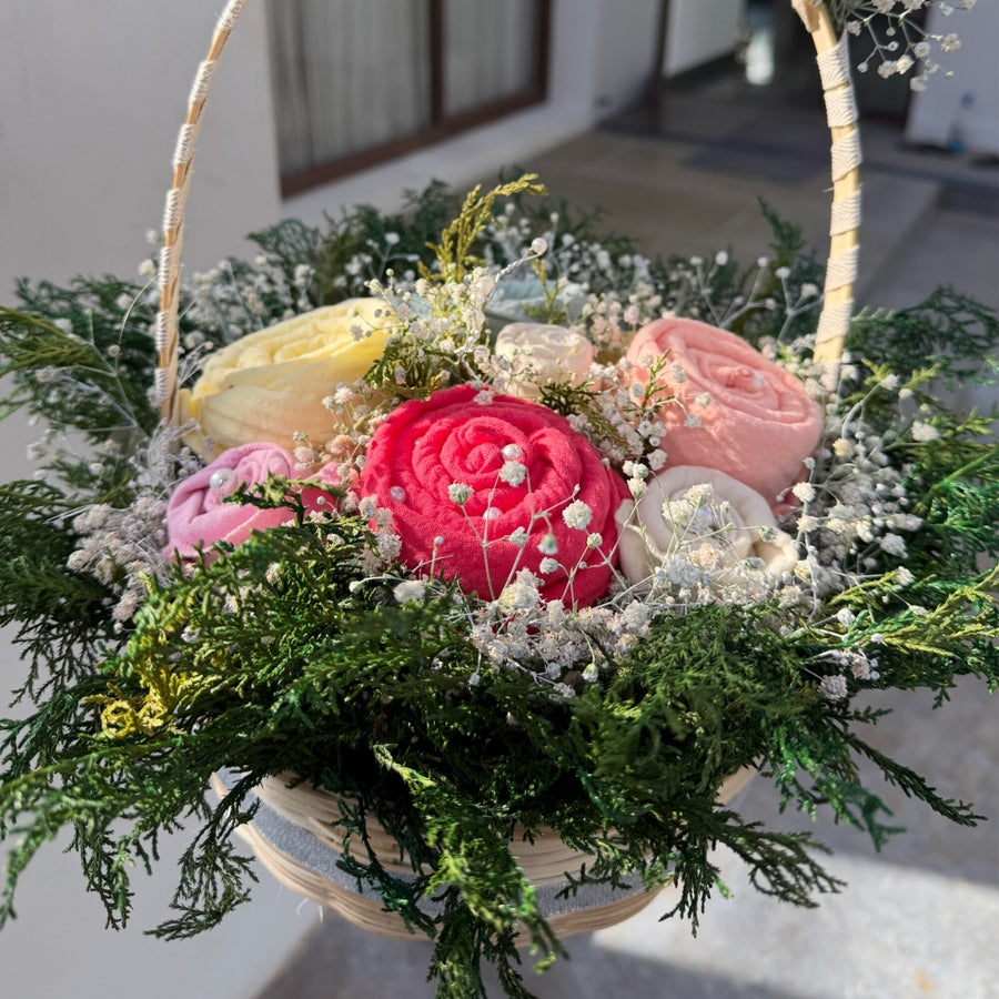 Pastel basket bouquet, White Flowerr customer photo