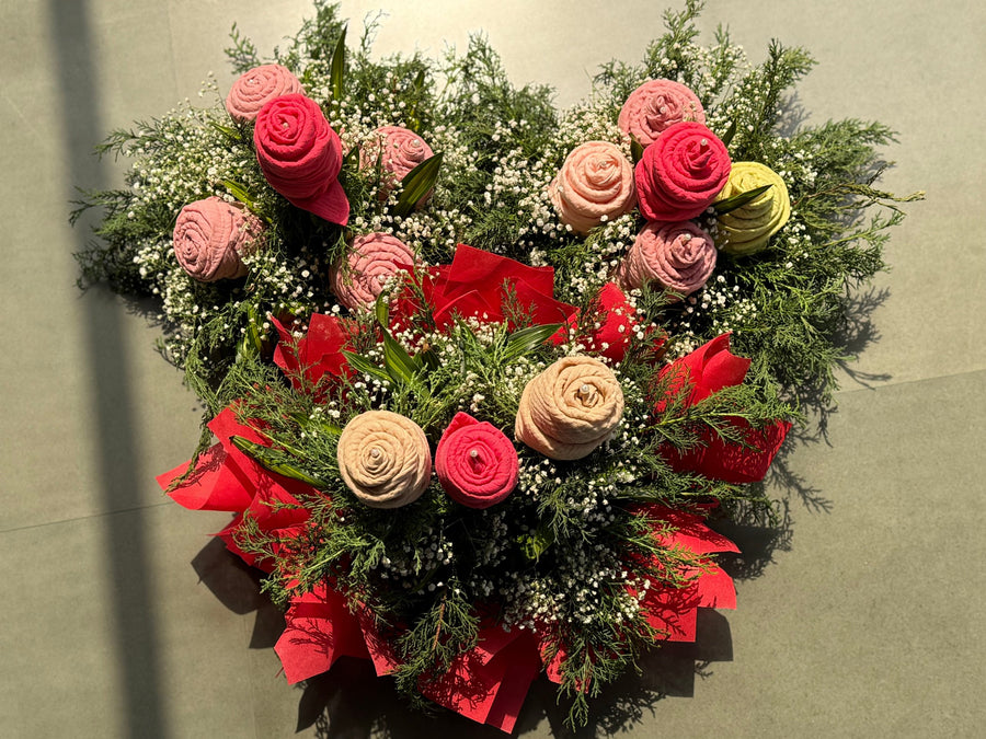 Heart shaped rose bouquet, White Flowerr customer photo